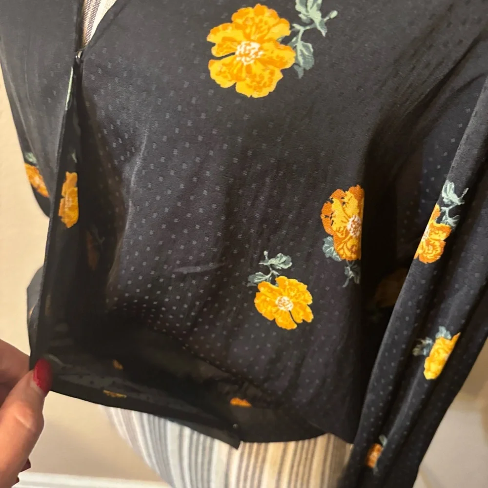 Madewell Top Small Bubble-Sleeve Wrap Top Black Floating Florets Yellow Floral - Picture 10 of 16